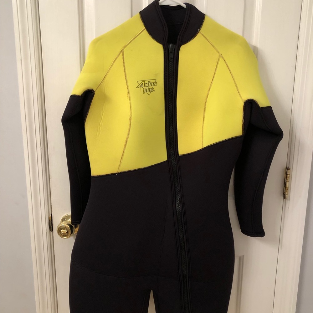 Action Plus wetsuit- shortie